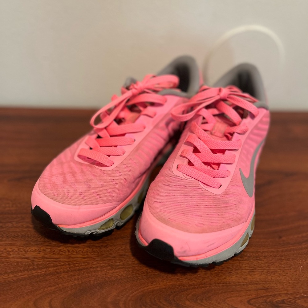 Nike Air Max Old school women size z8.5 sneakers